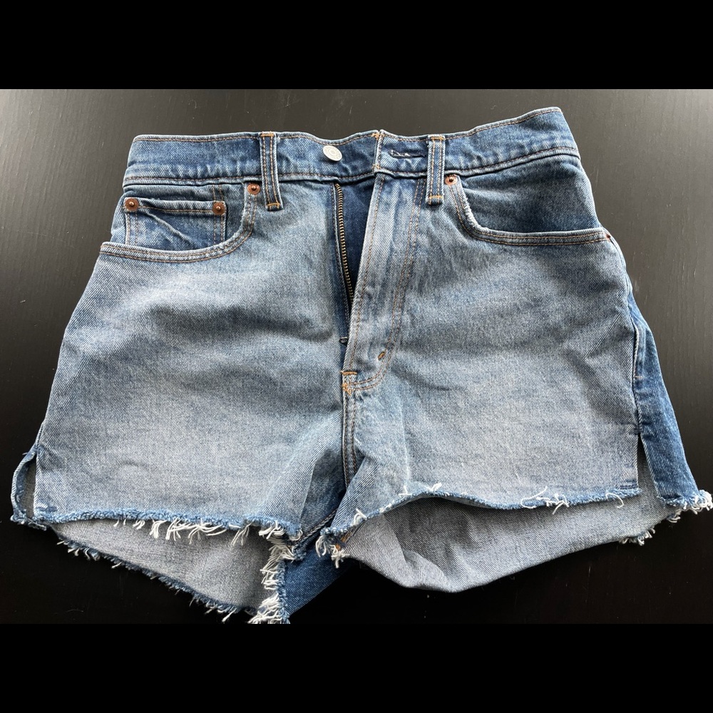 Abercrombie & Fitch, The Mom Short-High Rise, blue denim shorts. Size 26/2